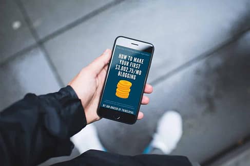 032020 3000 holding in hand cover